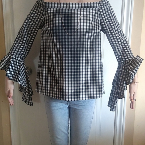 NWT 1 State Off the Shoulder Gingham Blouse size M with waterfall sleeves - Picture 3 of 8
